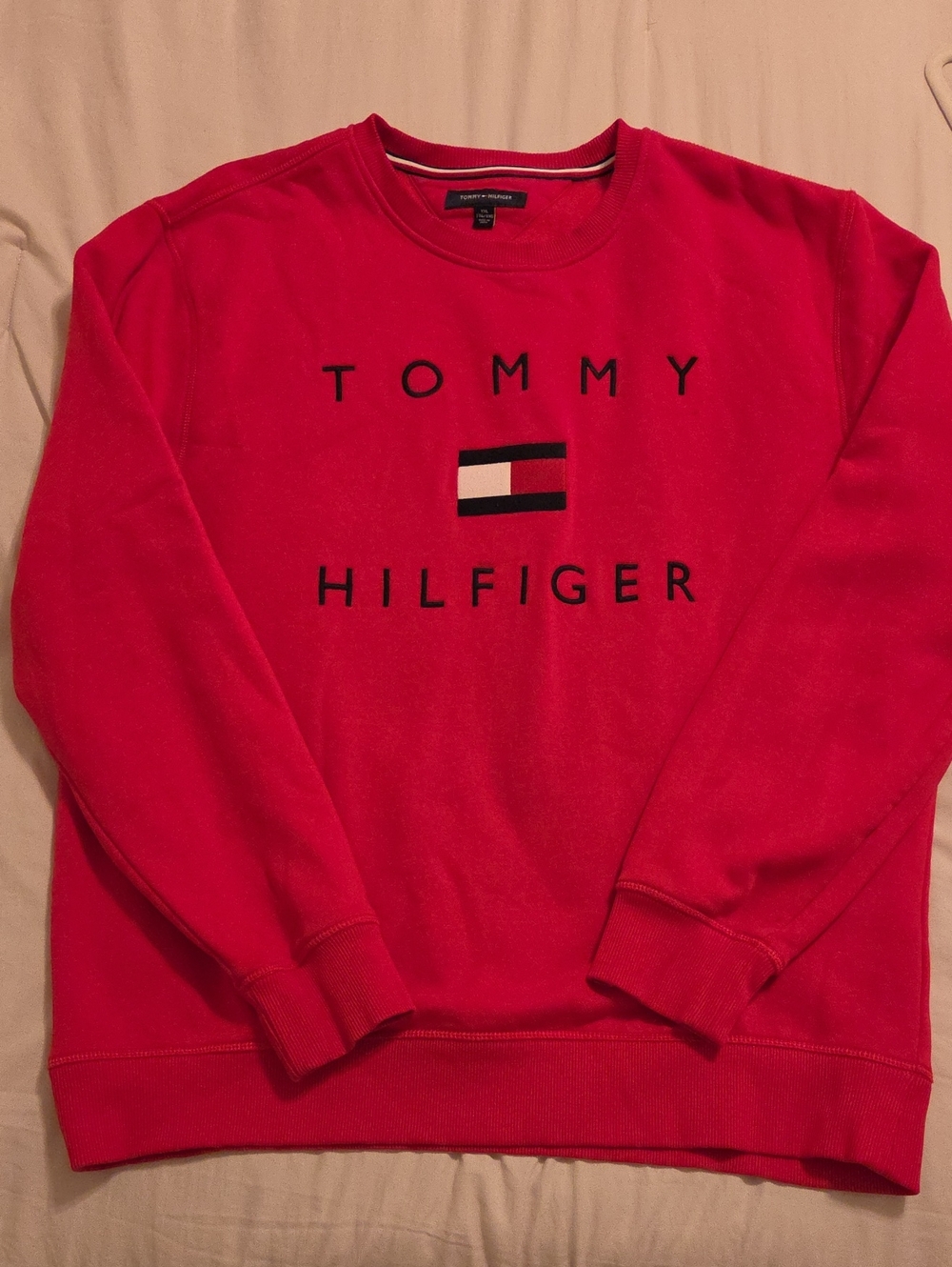 Tommy Hilfiger Men's XXL Red Crewneck Sweatshirt with Flag Logo